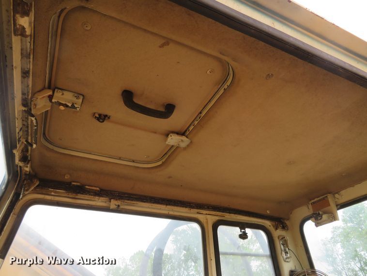 image for item DM7382 1993 Komatsu PC200LC-5L  excavator