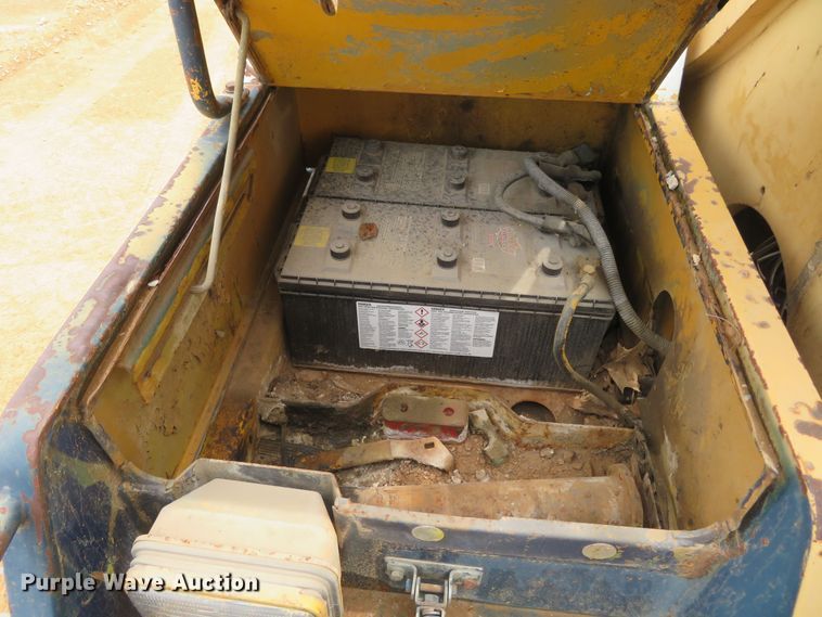 image for item DM7382 1993 Komatsu PC200LC-5L  excavator