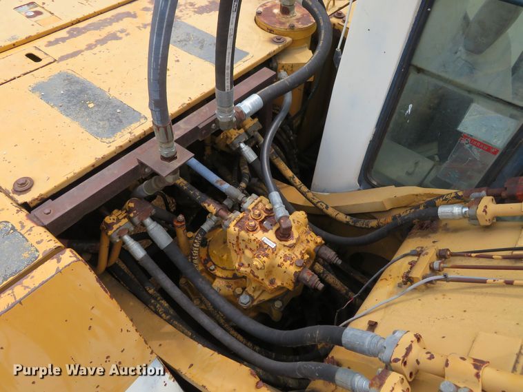 image for item DM7382 1993 Komatsu PC200LC-5L  excavator