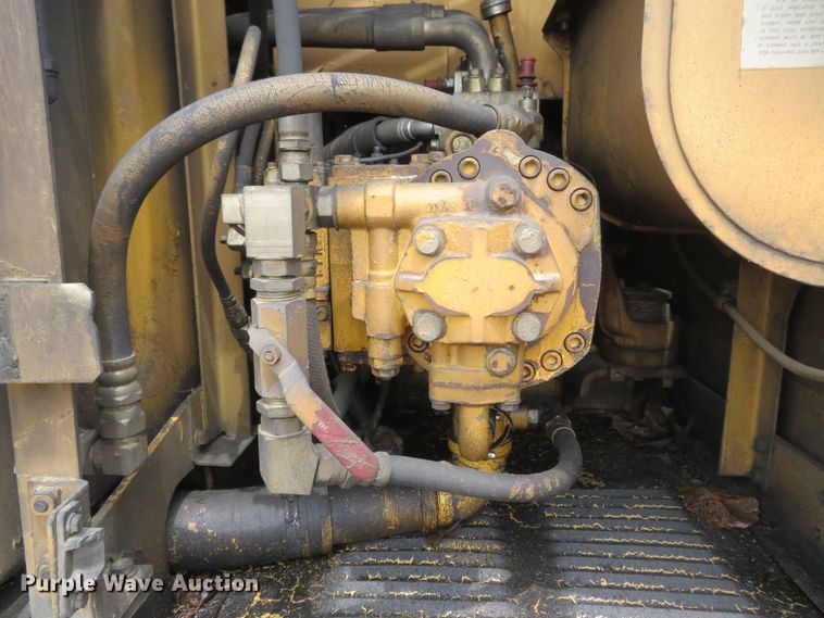 image for item DM7382 1993 Komatsu PC200LC-5L  excavator