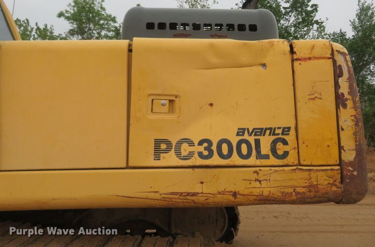 image for item DM7383 1999 Komatsu PC300LC-6LE  excavator