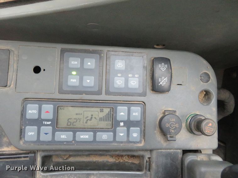 image for item DM7385 2014 Doosan DX225LC-3  excavator
