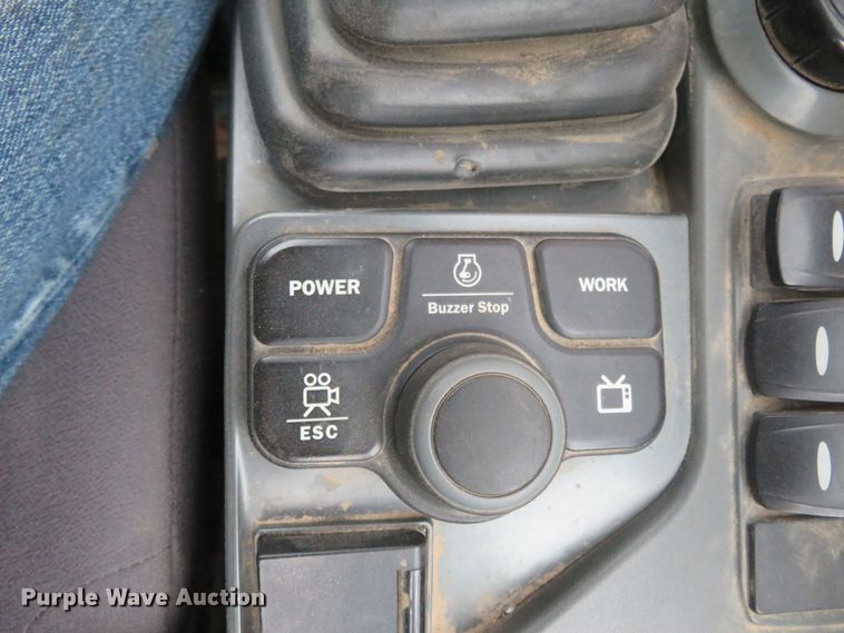 image for item DM7385 2014 Doosan DX225LC-3  excavator