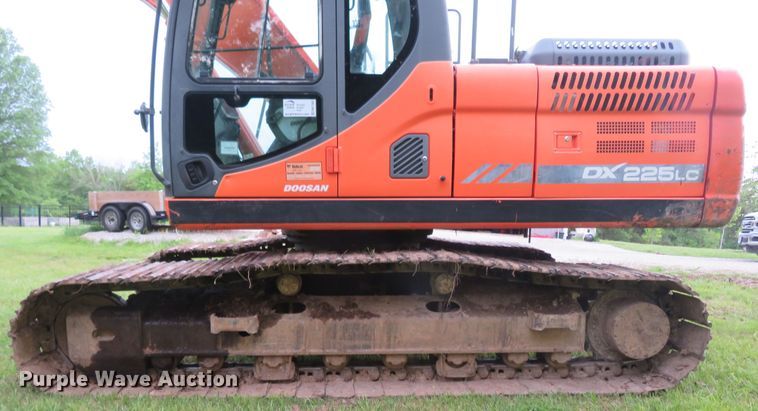 image for item DM7385 2014 Doosan DX225LC-3  excavator