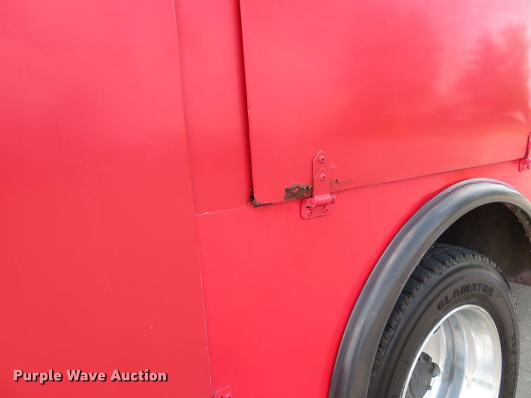 image for item DM7386 2002 Ford F550 Super Duty  utility / service truck