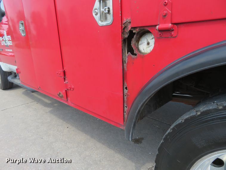image for item DM7386 2002 Ford F550 Super Duty  utility / service truck