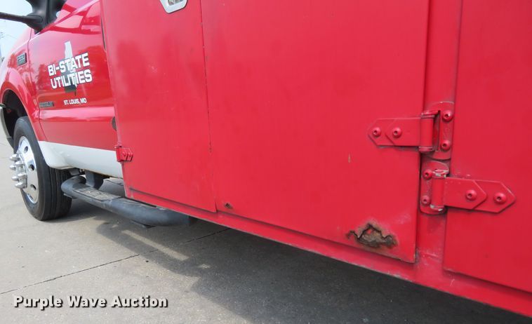 image for item DM7386 2002 Ford F550 Super Duty  utility / service truck