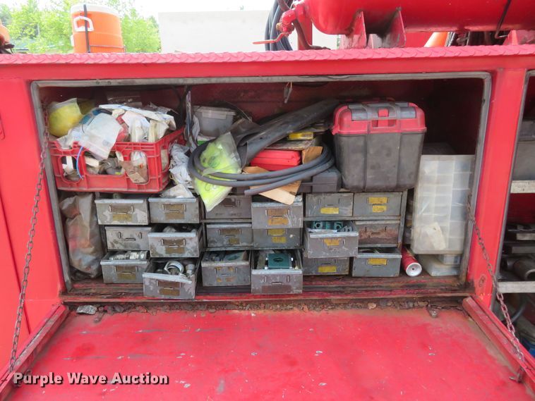 image for item DM7386 2002 Ford F550 Super Duty  utility / service truck