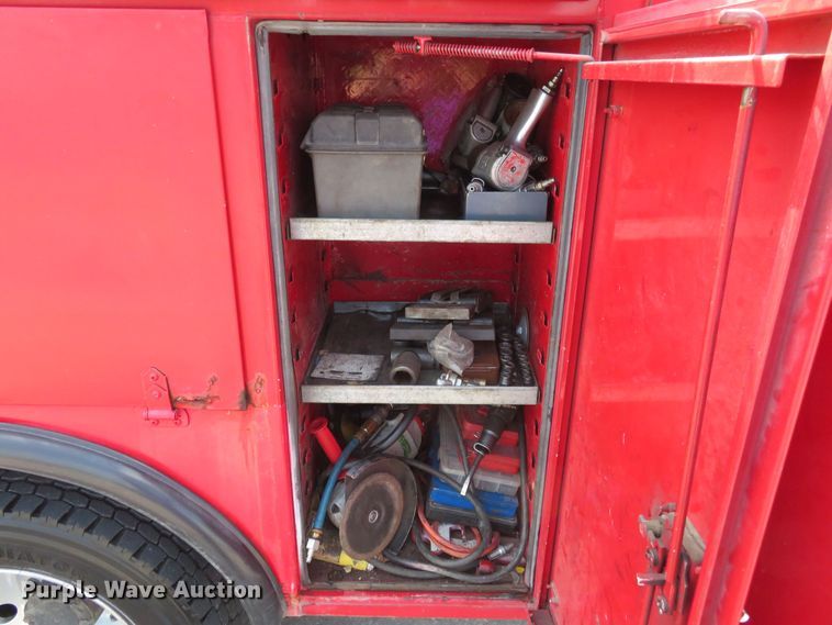 image for item DM7386 2002 Ford F550 Super Duty  utility / service truck