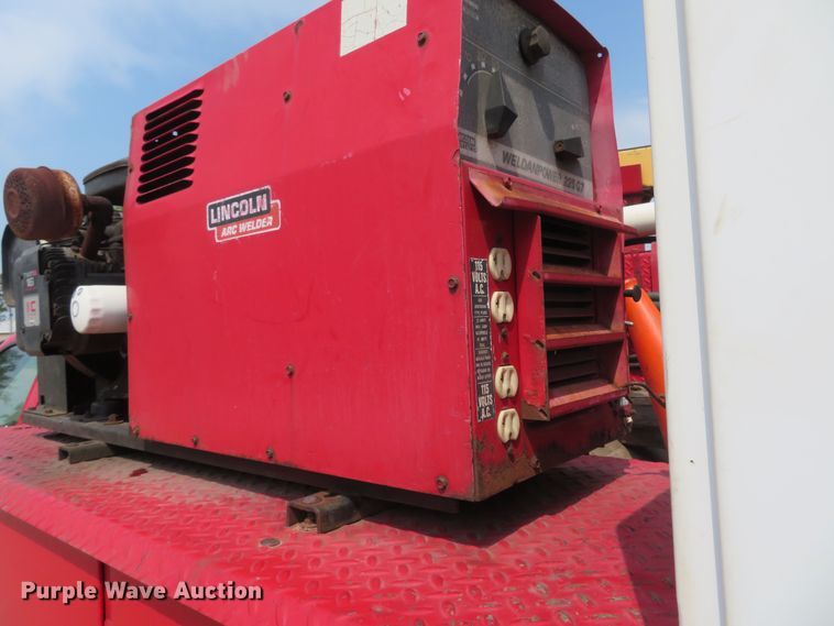 image for item DM7386 2002 Ford F550 Super Duty  utility / service truck