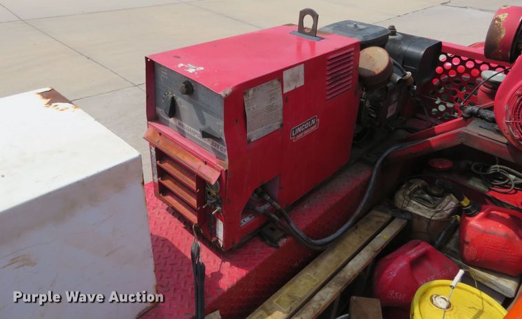 image for item DM7386 2002 Ford F550 Super Duty  utility / service truck