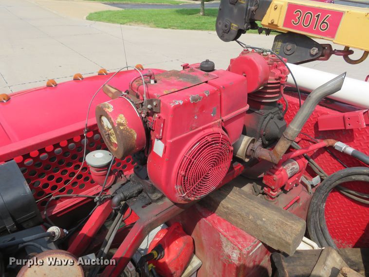 image for item DM7386 2002 Ford F550 Super Duty  utility / service truck