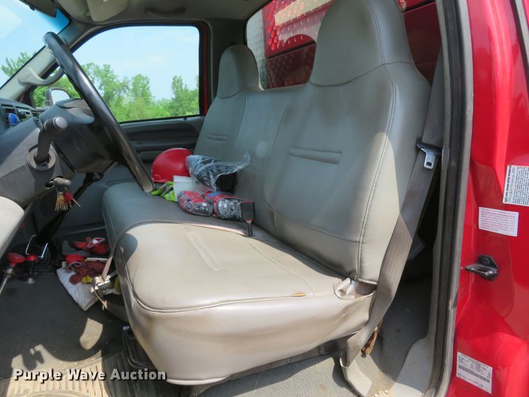 image for item DM7386 2002 Ford F550 Super Duty  utility / service truck