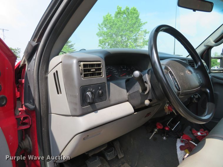 image for item DM7386 2002 Ford F550 Super Duty  utility / service truck