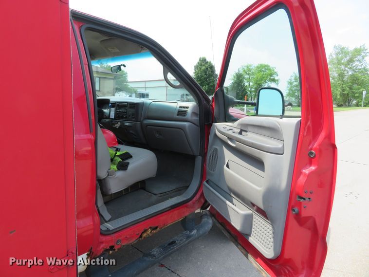image for item DM7386 2002 Ford F550 Super Duty  utility / service truck