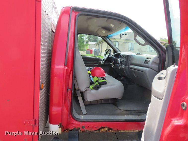 image for item DM7386 2002 Ford F550 Super Duty  utility / service truck