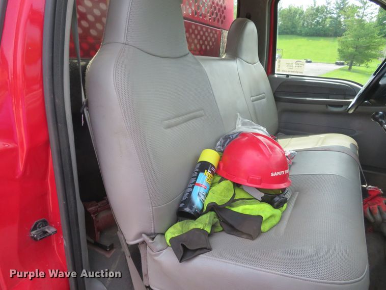 image for item DM7386 2002 Ford F550 Super Duty  utility / service truck