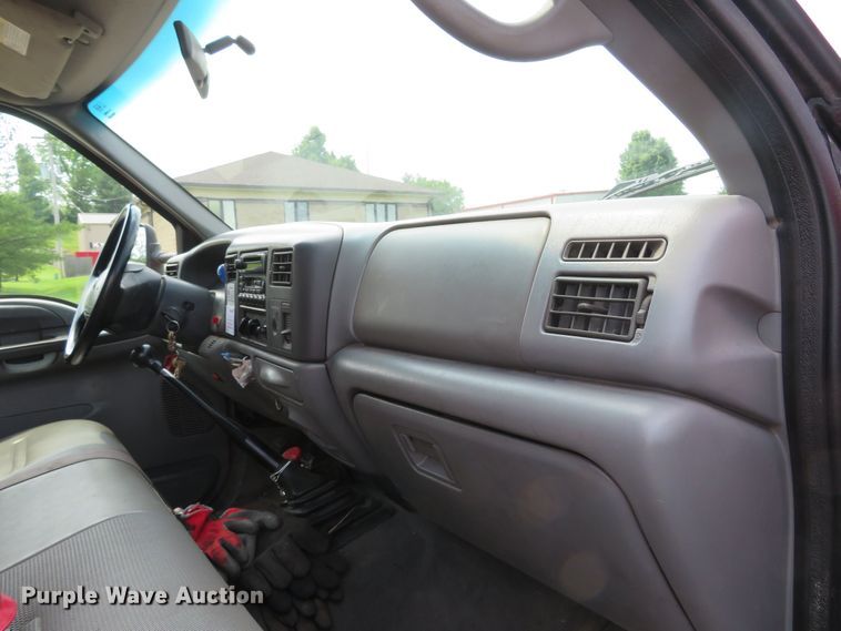 image for item DM7386 2002 Ford F550 Super Duty  utility / service truck