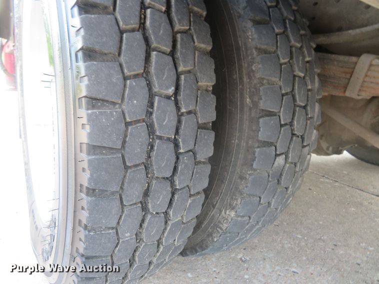 image for item DM7386 2002 Ford F550 Super Duty  utility / service truck