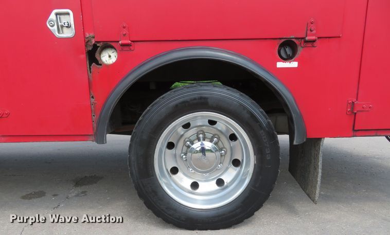 image for item DM7386 2002 Ford F550 Super Duty  utility / service truck