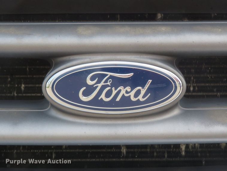 image for item DM7386 2002 Ford F550 Super Duty  utility / service truck