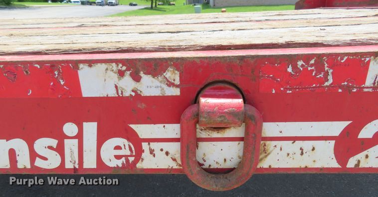 image for item DM7387 2017 Eager Beaver 20XPT  equipment trailer