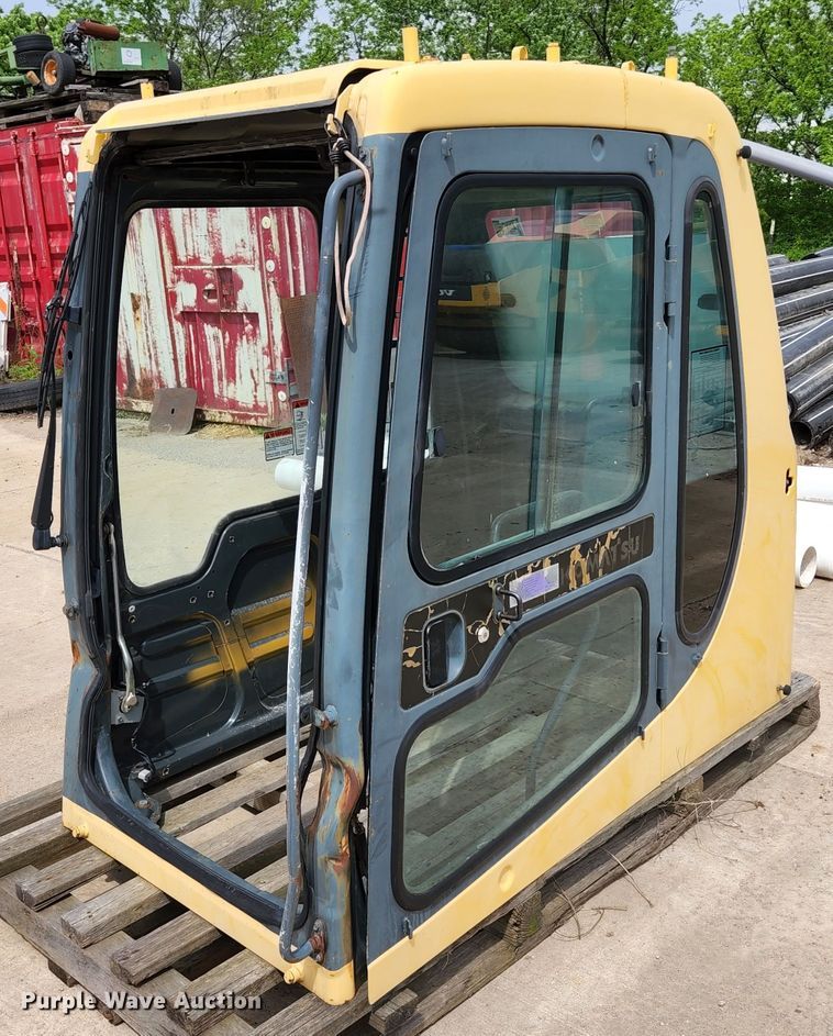 image for item DM7412 Komatsu  excavator cab