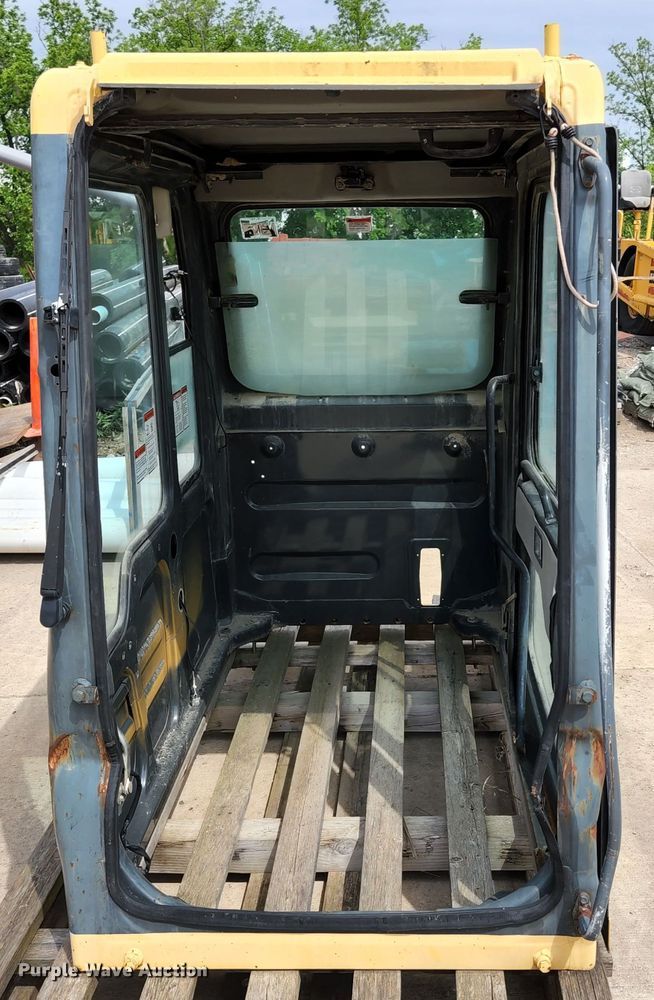 image for item DM7412 Komatsu  excavator cab