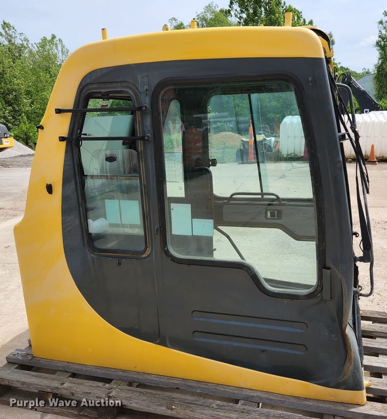 image for item DM7412 Komatsu  excavator cab