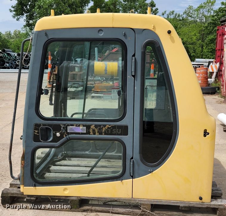 image for item DM7412 Komatsu  excavator cab