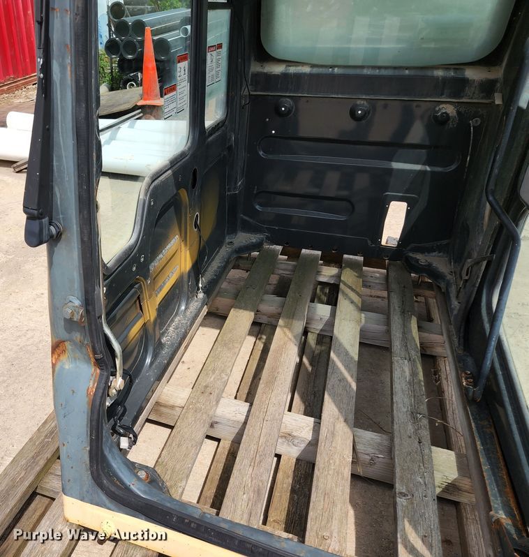 image for item DM7412 Komatsu  excavator cab