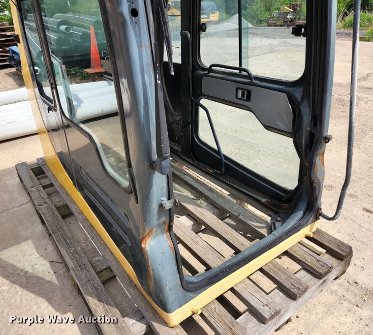 image for item DM7412 Komatsu  excavator cab