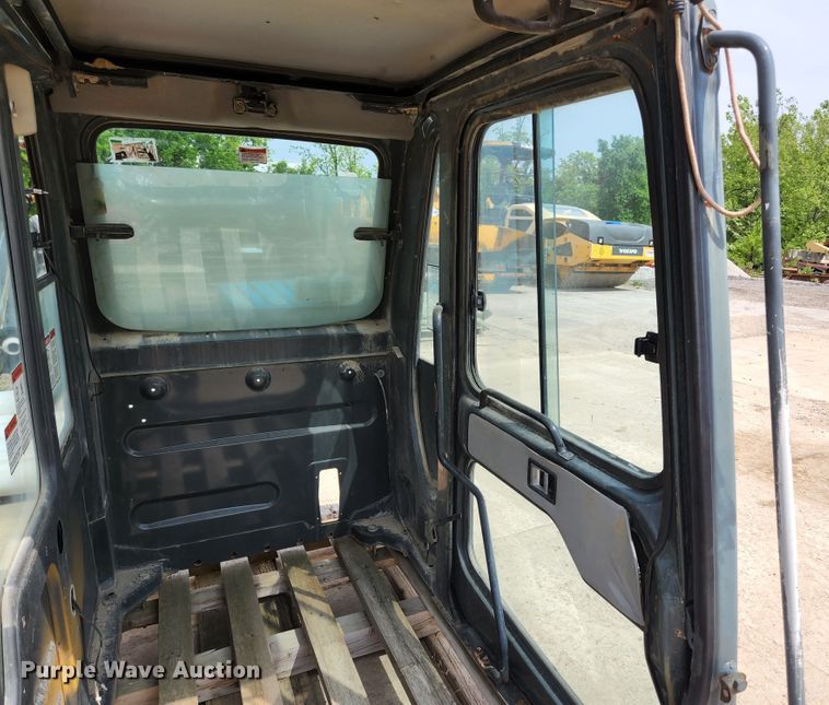 image for item DM7412 Komatsu  excavator cab