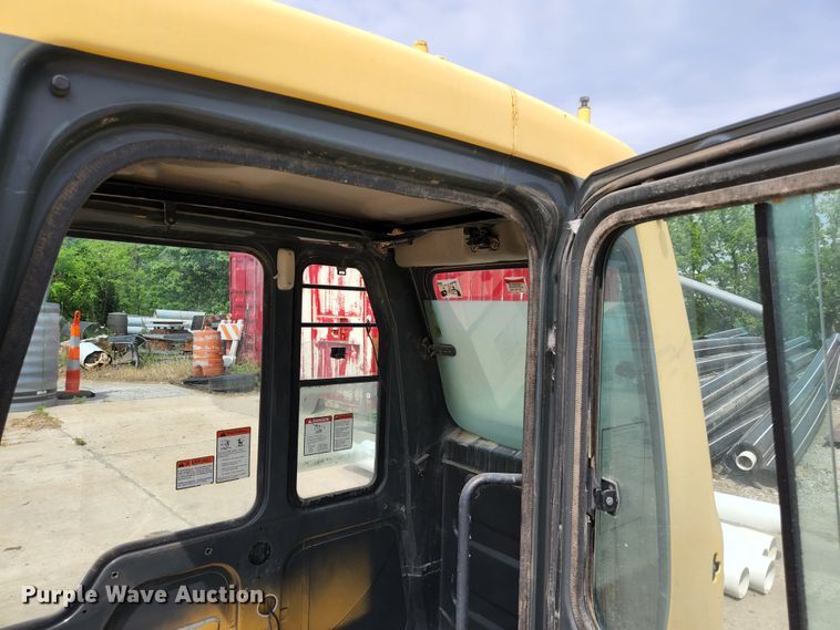 image for item DM7412 Komatsu  excavator cab