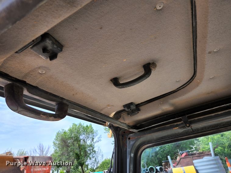 image for item DM7412 Komatsu  excavator cab