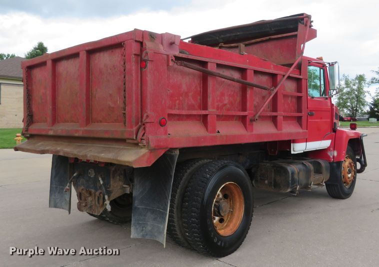 image for item DM7417 1994 Mack CS200P  dump truck