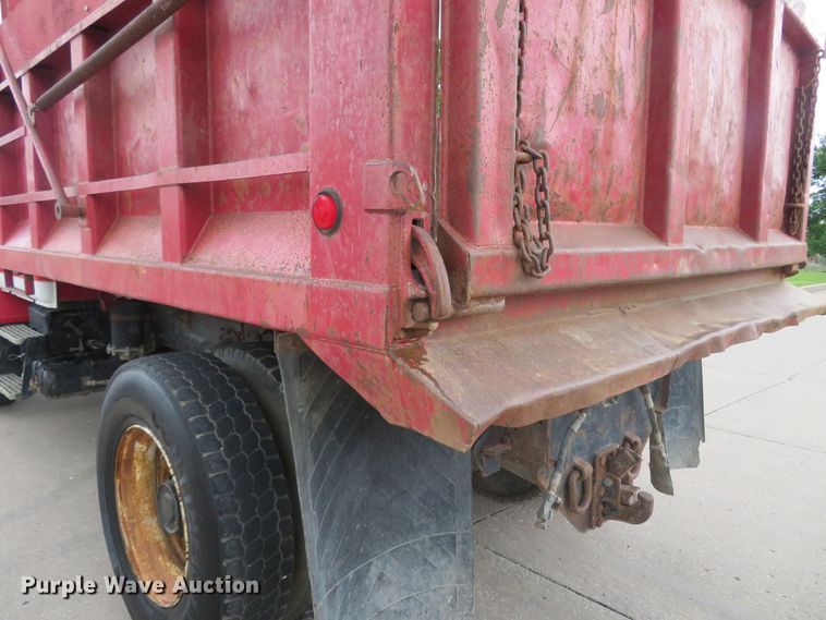 image for item DM7417 1994 Mack CS200P  dump truck