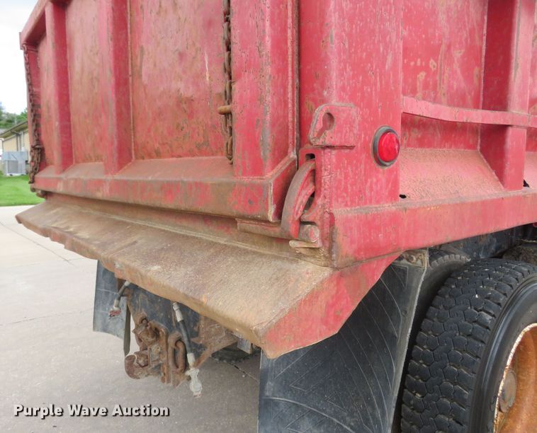 image for item DM7417 1994 Mack CS200P  dump truck