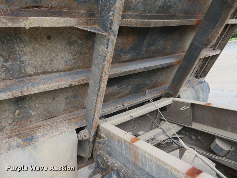 image for item DM7417 1994 Mack CS200P  dump truck