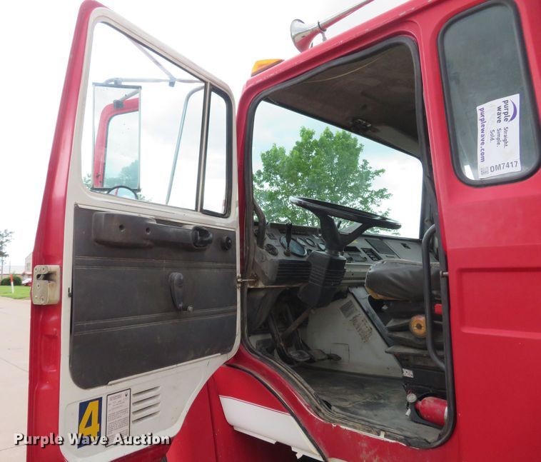 image for item DM7417 1994 Mack CS200P  dump truck