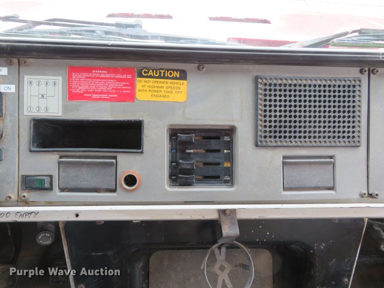 image for item DM7417 1994 Mack CS200P  dump truck