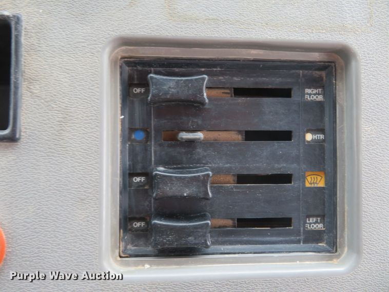 image for item DM7417 1994 Mack CS200P  dump truck