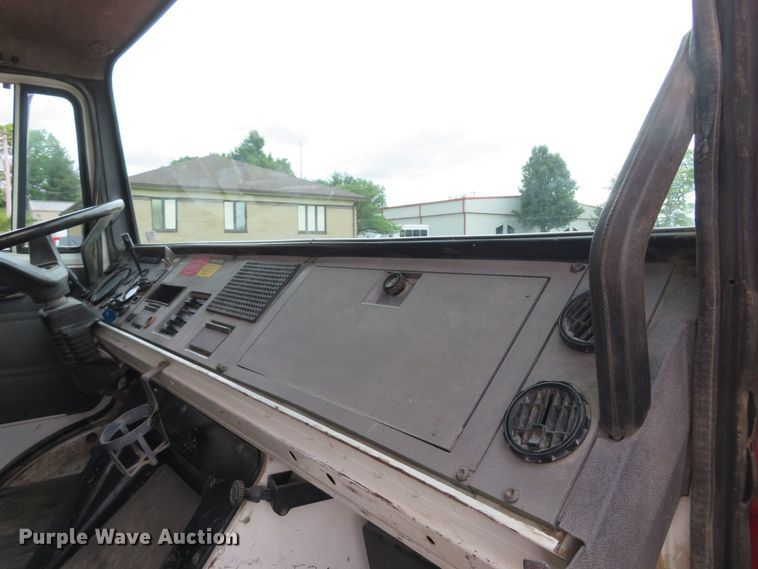 image for item DM7417 1994 Mack CS200P  dump truck