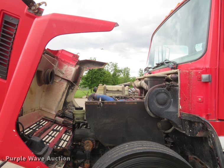 image for item DM7417 1994 Mack CS200P  dump truck