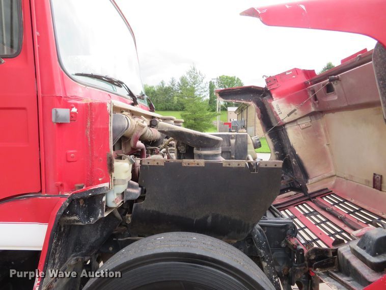 image for item DM7417 1994 Mack CS200P  dump truck