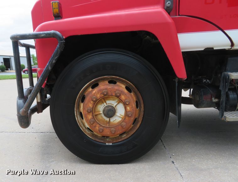 image for item DM7417 1994 Mack CS200P  dump truck