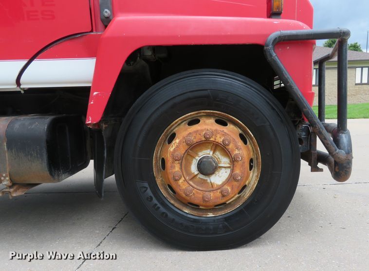 image for item DM7417 1994 Mack CS200P  dump truck