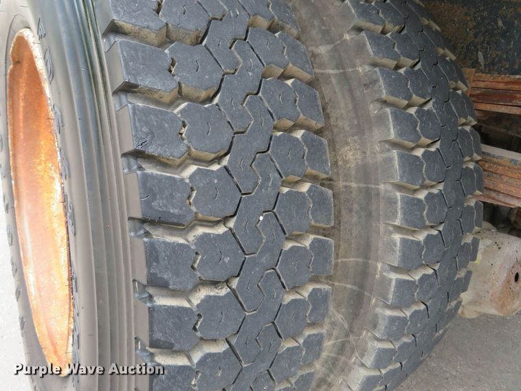 image for item DM7417 1994 Mack CS200P  dump truck