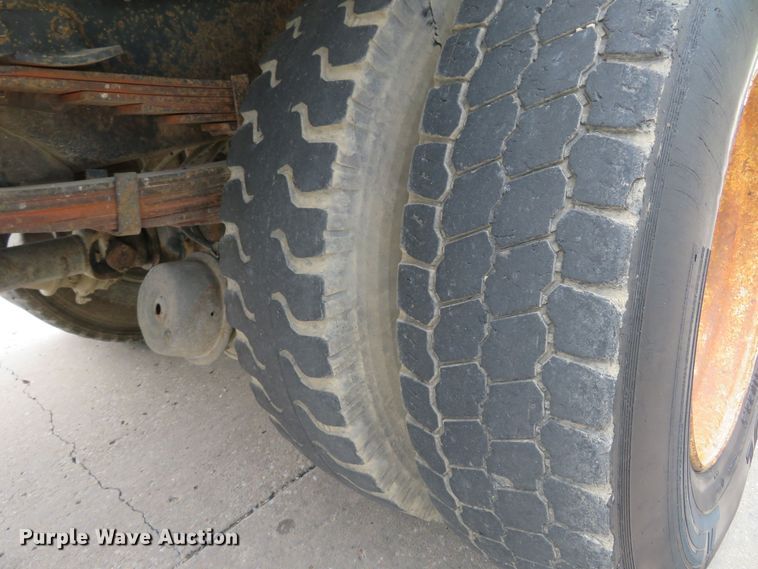 image for item DM7417 1994 Mack CS200P  dump truck