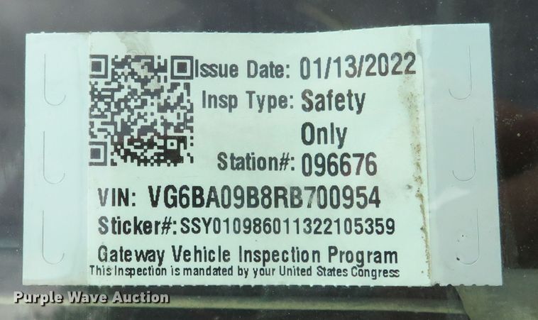 image for item DM7417 1994 Mack CS200P  dump truck